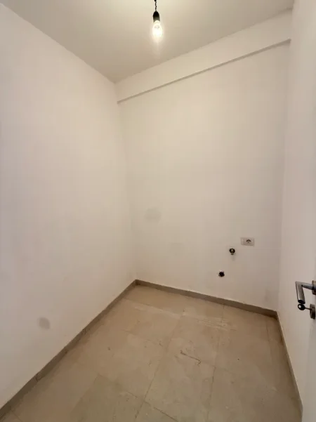 Tirane, jepet me qera apartament 1+1+Ballkon Kati 3, 60 m² 350 € 