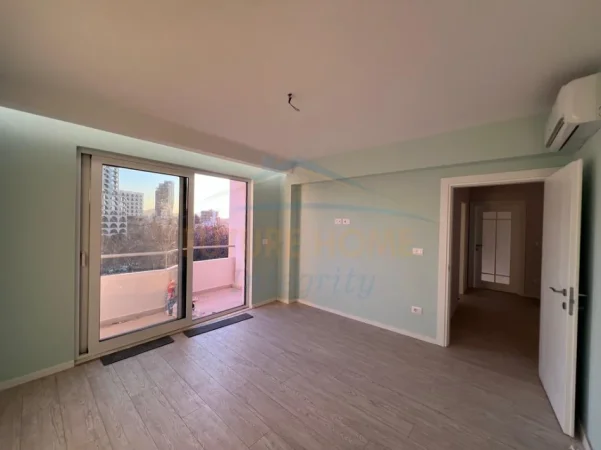 Tirane, jepet me qera apartament 3+1+Aneks+Ballkon Kati 4, 105 m² 1.200 € (QENDER)