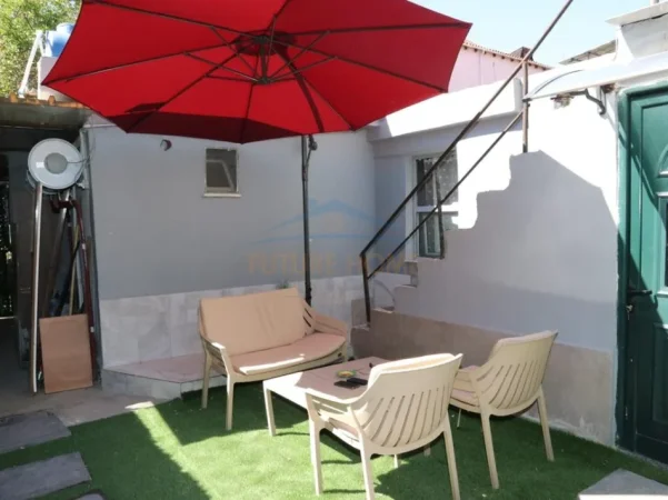 Tirane, Qera ,3 Studio+2 Poste Parkimi, Kati 0, 55 m² 1.650 € (Laprake)