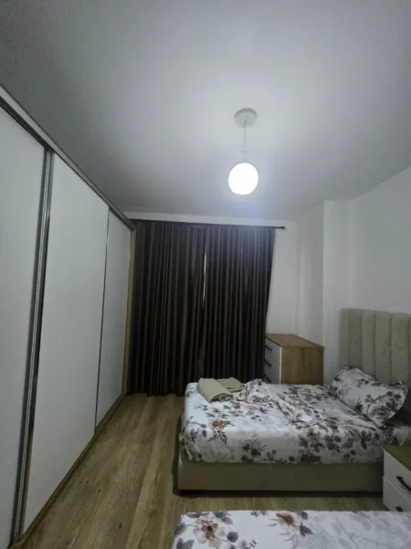 Tirane, jepet me qera apartament 1+1 Kati 2, 75 m² 450 € (Rruga Teodor Keko)