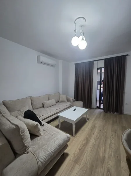 Tirane, jepet me qera apartament 1+1 Kati 2, 75 m² 450 € (Rruga Teodor Keko)