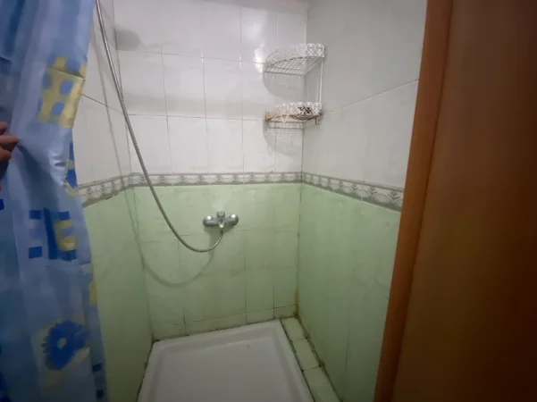 Tirane, jepet me qera apartament 1+1+Ballkon Kati 4, 52 m² 400 € (Rruga Frosina Plaku)