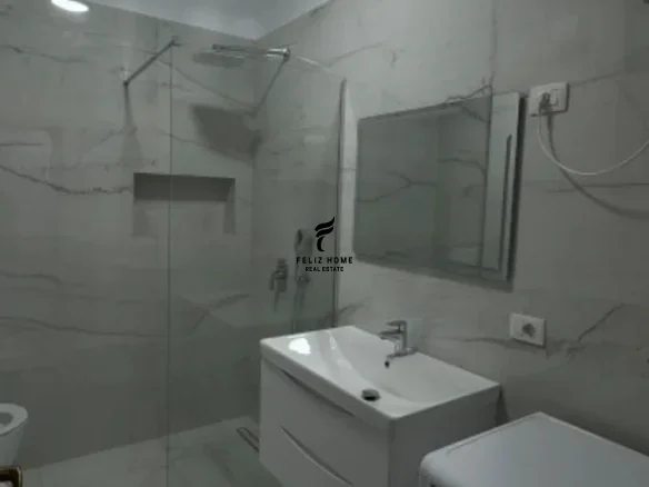 Tirane, jepet me qera apartament 1+1+Ballkon Kati 3, 70 m² 520 € (KODRA E DIELLIT)