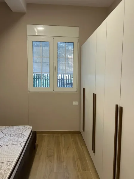Tirane, jepet me qera apartament 1+1 Kati 2, 60 m² 350 € 