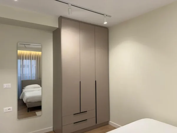 Tirane, shitet apartament 2+1+Ballkon Kati 5, 65 m² 193.000 € (RRUGA E KAVAJES)