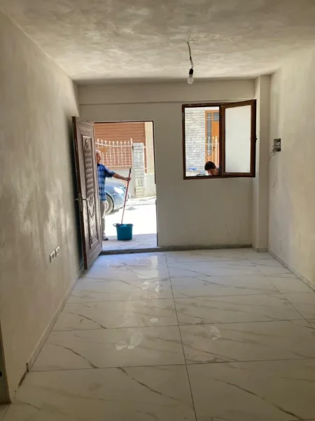 Korce, shitet apartament 1+1 Kati 0, 30.000 €