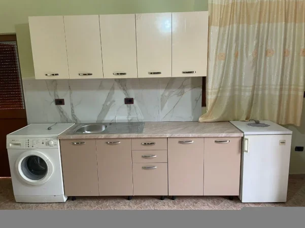 Tirane, jepet me qera apartament 2+1+Ballkon Kati 2, 100 m² 400 € (ASTIR)