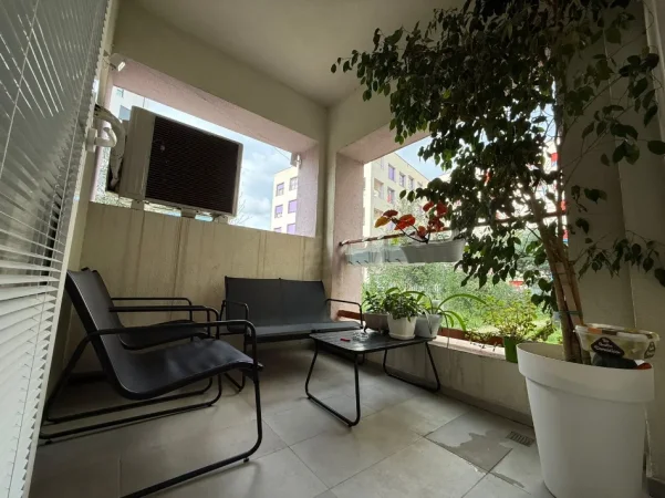 Tirane, shitet ambjent biznesi Kati 1plus 3 poste parkimi, 240 m² 460.000 € (Rruga Mihal Grameno , Kompleksi Mangalem)