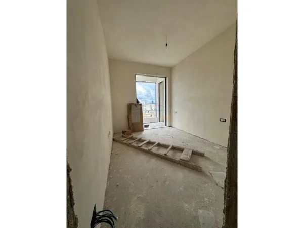 Tirane, shitet apartament 2+1 Kati 6, 82 m² 195.000 € (Ali Demi)