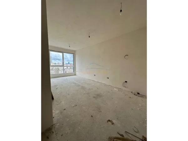 Tirane, shitet apartament 2+1 Kati 6, 82 m² 195.000 € (Ali Demi)