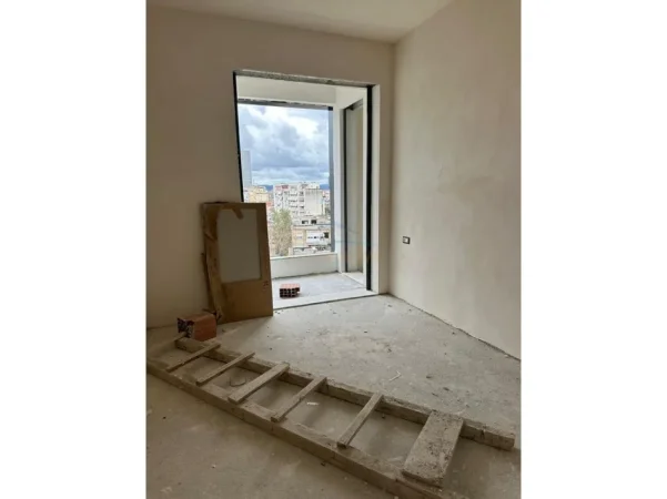 Tirane, shitet apartament 2+1 Kati 6, 82 m² 195.000 € (Ali Demi)