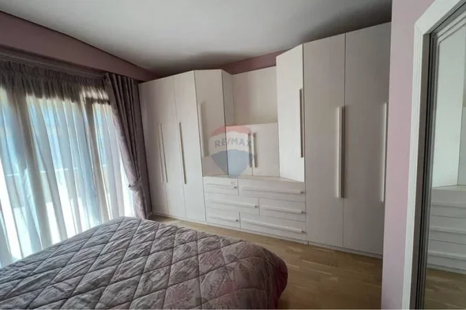Tirane, shitet apartament duplex , 138 m² 274.000 € 
