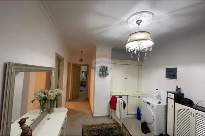Tirane, shitet apartament , 207 m² 475.000 € 