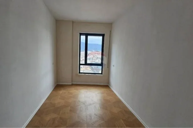 Tirane, shitet apartament , 153 m² 235.000 € (5 Maji)