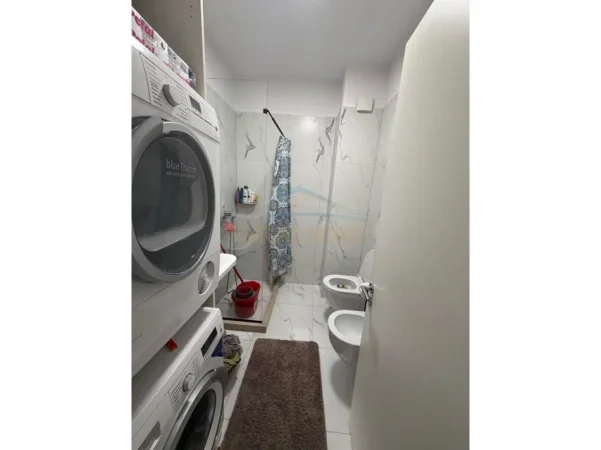 Tirane, shitet apartament 2+1+Ballkon Kati 1, 102 m² 200.000 € 