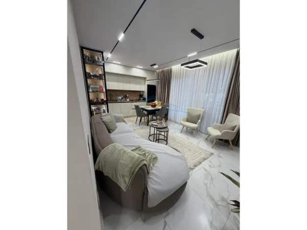 Tirane, shitet apartament 2+1+Ballkon Kati 1, 102 m² 200.000 € 