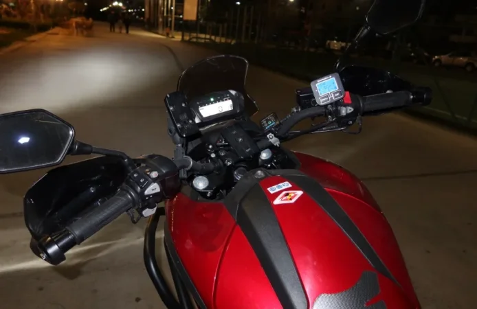 Tirane, shes motor HONDA NC750X DCT (Automat) , e kuqe 45.000 km 6.500 €