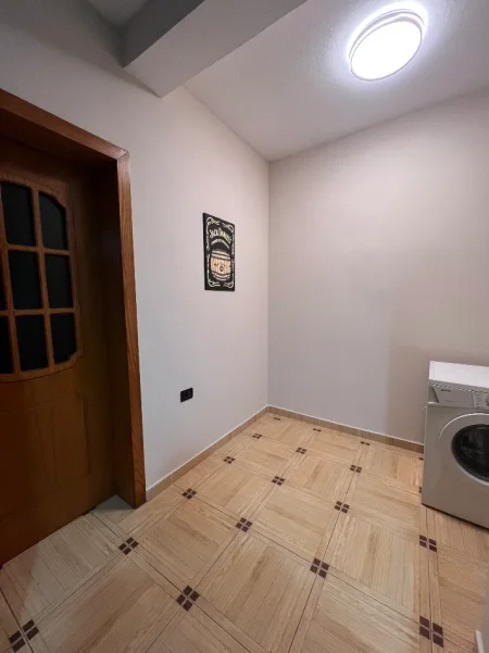 Tirane, jap me qera apartament 1+1+Ballkon Kati 2, 67 m² 500 € (Albanopoli)