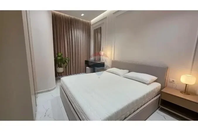 Tirane, jepet me qera apartament 1+1 , 1.100 € (Rruga e Durresit)