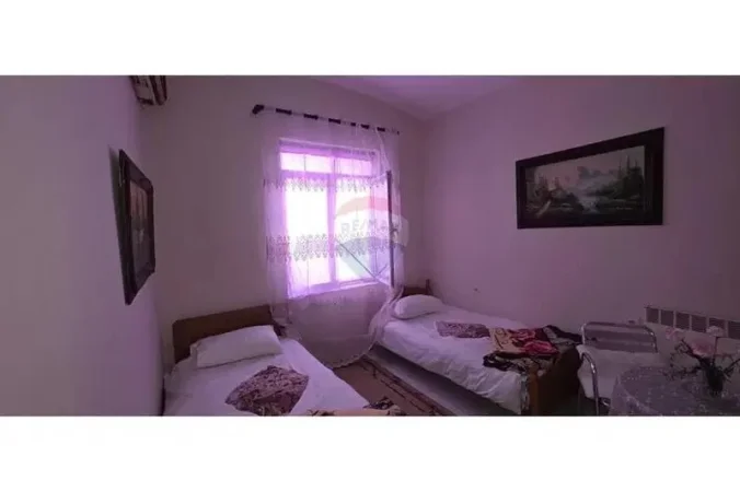 Tirane, jepet me qera garsonier 1+1 Kati 0, 24 m² 350 € (Bulevardi Bajram Curri)