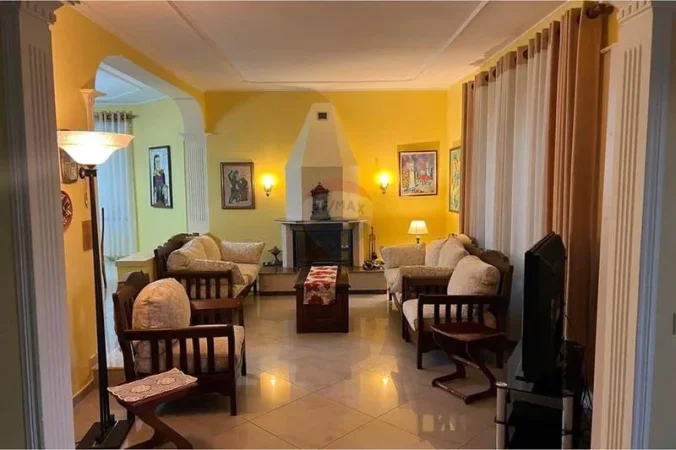 Tirane, jepet me qera apartament , 700 m² 1.800 € 