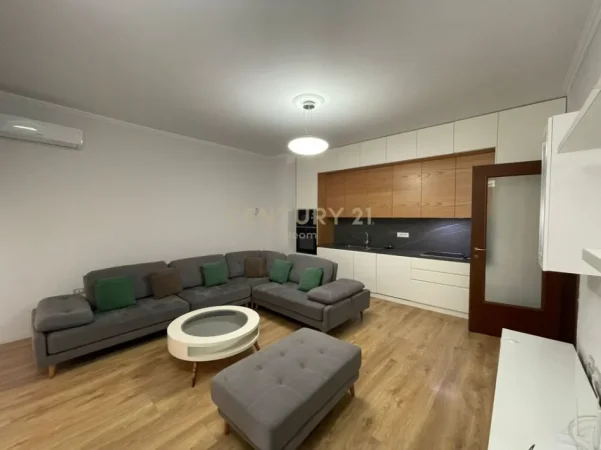 Tirane, jepet me qera apartament 2+1+Ballkon Kati 3, 110 m² 800 € (liqeni i thate)