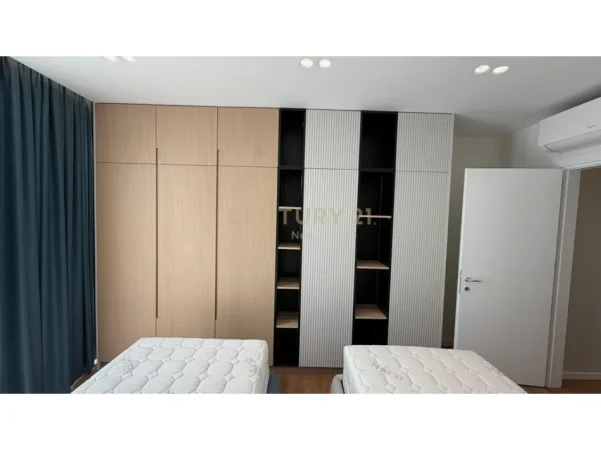 Tirane, jepet me qera apartament 2+1+Ballkon Kati 6, 104 m² 1.000 € (mine peza)