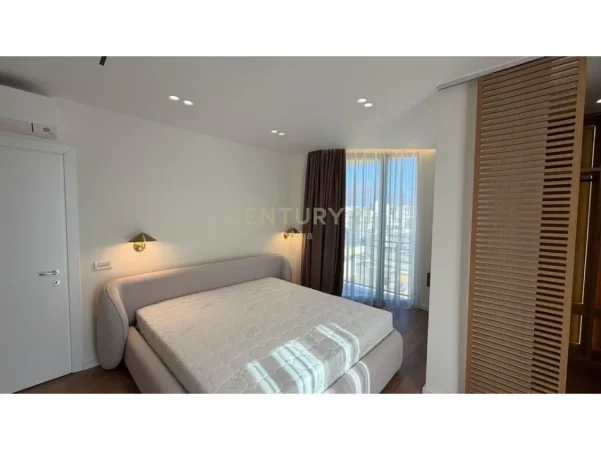 Tirane, jepet me qera apartament 2+1+Ballkon Kati 6, 104 m² 1.000 € (mine peza)