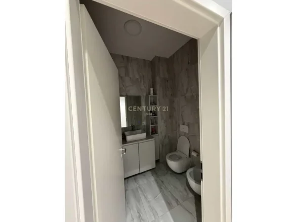 Tirane, jepet me qera apartament 2+1 Kati 4, 105 m² 750 € (jordan misja)