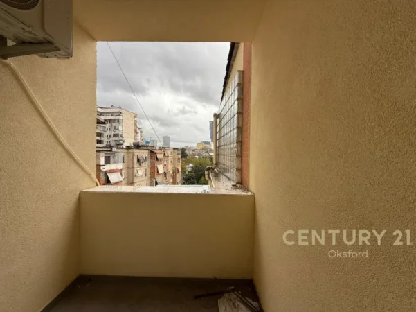 Tirane, shitet apartament 1+1 Kati 5, 66 m² 175.000 € (rruga fortuzi)