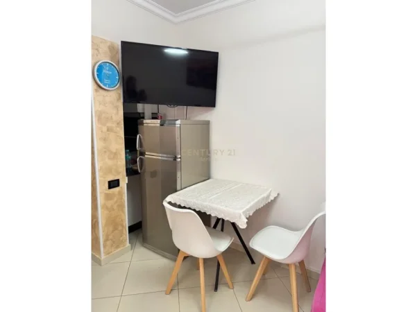 Tirane, jepet me qera garsonier 1+1 Kati 4, 30 m² 450 € (21 dhjetori)