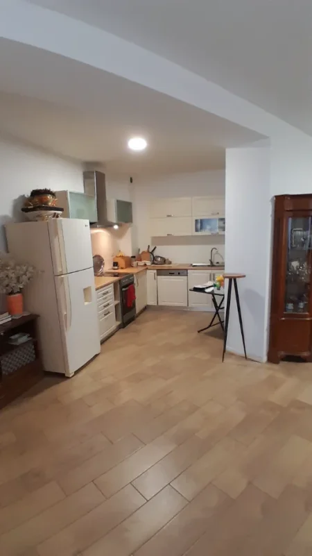 Tirane, jepet me qera apartament 1+1+Aneks+Ballkon Kati 9, 92 m² 500 € (Turdiu Garden)