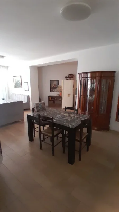 Tirane, jepet me qera apartament 1+1+Aneks+Ballkon Kati 9, 92 m² 500 € (Turdiu Garden)