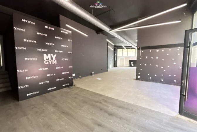 Tirane, jepet me qera dyqan Kati 0, 205 m² 3.000 € (Rruga e Barrikadave)