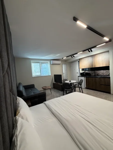 ✨Apartament luksoz Jepet me qera ditore ,javore  21 Dhjetori Kati 1, 40m² (Rruga Mihal Ciko)