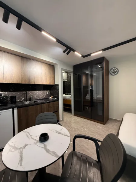 ✨Apartament luksoz Jepet me qera ditore ,javore  21 Dhjetori Kati 1, 40m² (Rruga Mihal Ciko)