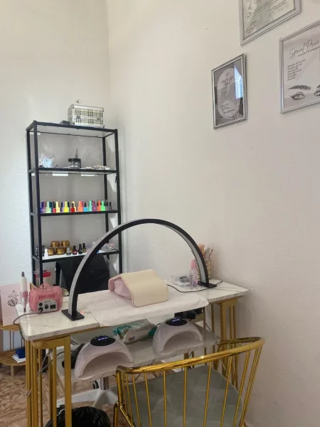 Tirane, jap me qera estetike thonj &  qerpike 100 €