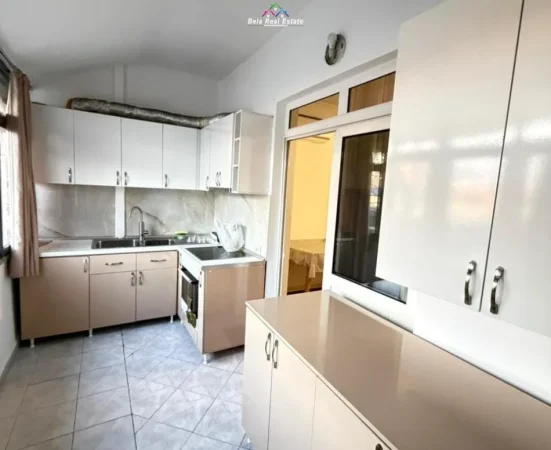 Tirane, jepet me qera apartament 2+1 Kati 2, 100 m² 600 € (Don Bosko)