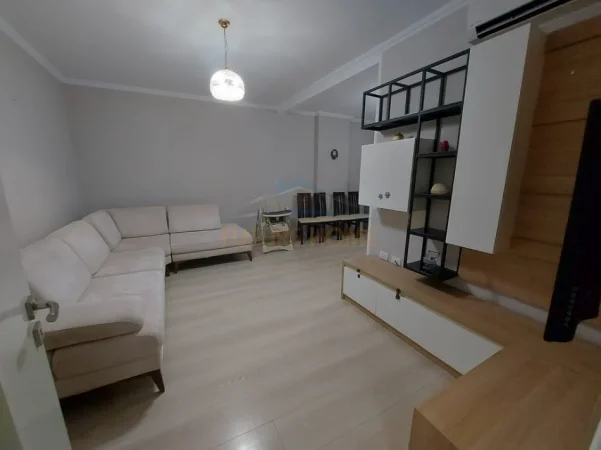 Tirane, shitet apartament 2+1 Kati 4, 108 m² 195.000 € (Rruga 5 Maji)