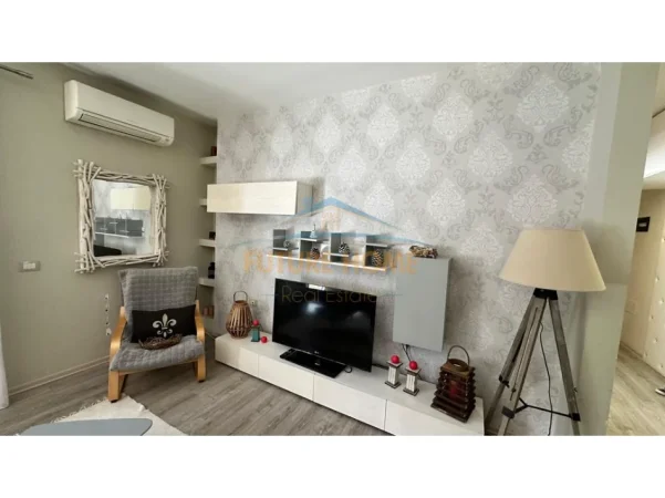 Tirane, jepet me qera 2+1 Kati 1, 97 m² 750 € (SELITE)