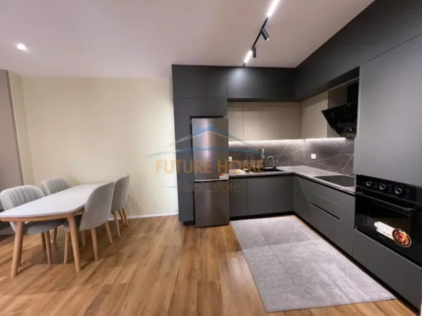 Tirane, shitet apartament 1+1 Kati 4, 80 m² 284.000 € (Rruga e Kavajes)