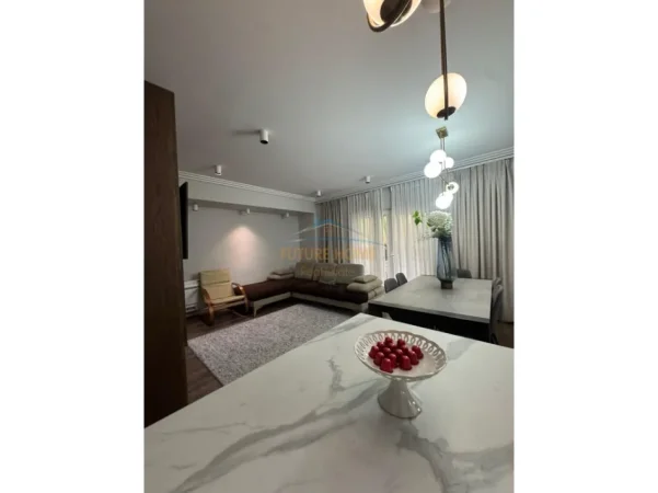 Tirane, shitet apartament 3+1 Kati 4, 109 m² 240.000 € (21 DHJETORI)
