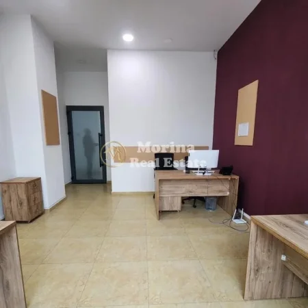 Tirane, jepet me qera ambjent biznesi Kati 2, 38 m² 470 € (Myslym Shyri)