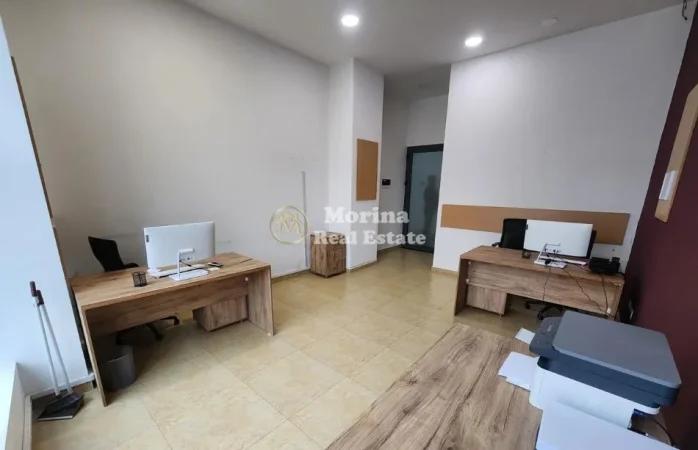 Tirane, jepet me qera ambjent biznesi Kati 2, 38 m² 470 € (Myslym Shyri)