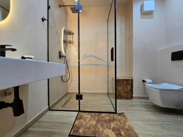 Tirane, jepet me qera apartament 1+1 Kati 12, 75 m² 900 € (Ish Ekspozita prane Bulevardit Gjergj Fishta)