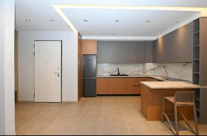 Jepet me Qera Apartament 2+1+2 te Kompleksi Delijorgji