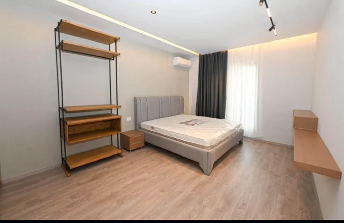 Jepet me Qera Apartament 2+1+2 te Kompleksi Delijorgji