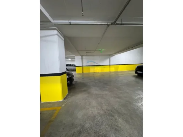 Tirane, shitet garazh | post parkimi , 18 m² 50.000 € (REZIDENCA KODRA DIELLIT 2)