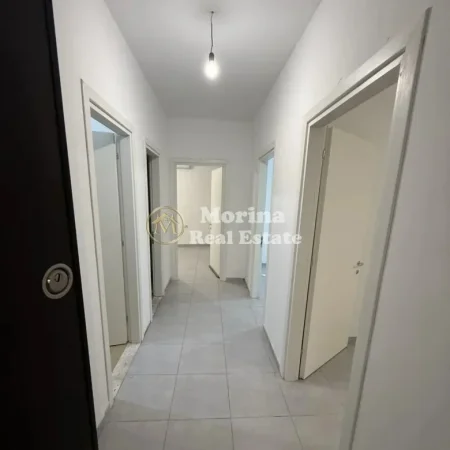 Tirane, jepet me qera apartament 2+1 Kati 1, 92 m² 690 € (Rruga e Barrikadave)