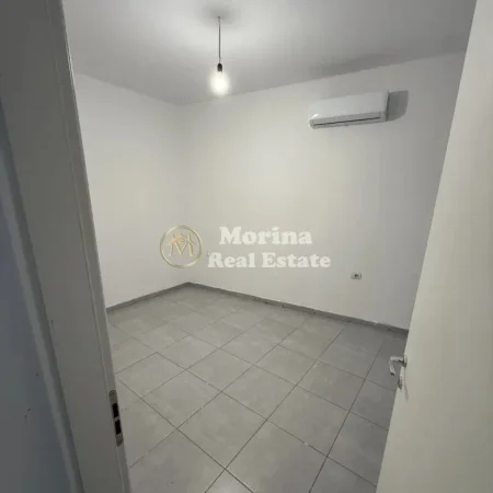 Tirane, jepet me qera apartament 2+1 Kati 1, 92 m² 690 € (Rruga e Barrikadave)